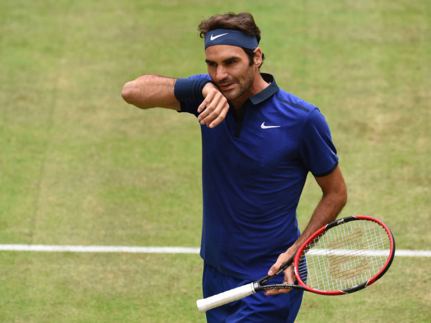 Federer: Još samo da popravim igru sa osnovne linije...