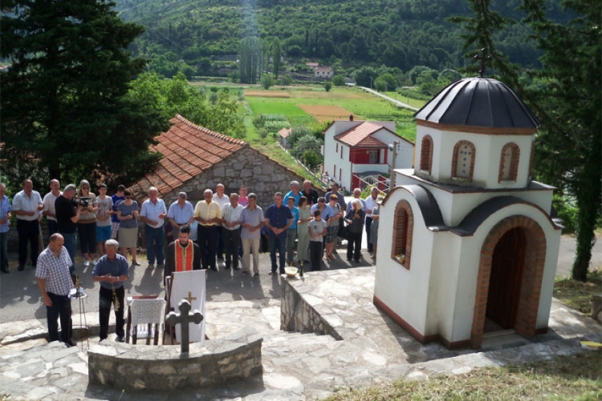 Парастос жртвама усташког покоља