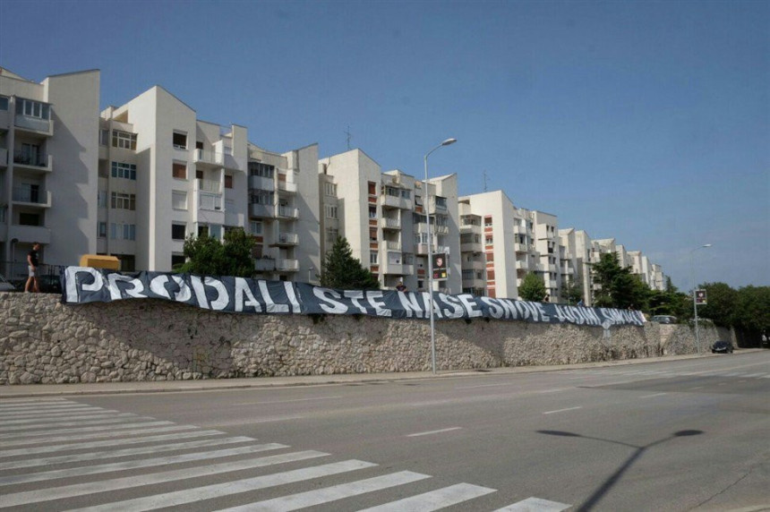 Torcida poručila hrvatskom Savezu: Judini sinovi!
