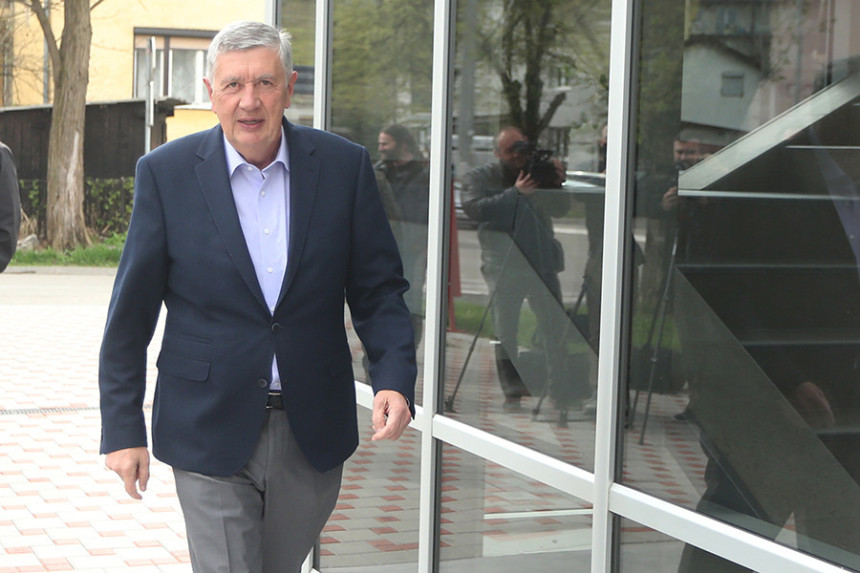 Poslanici SNSD-a neće na sjednicu