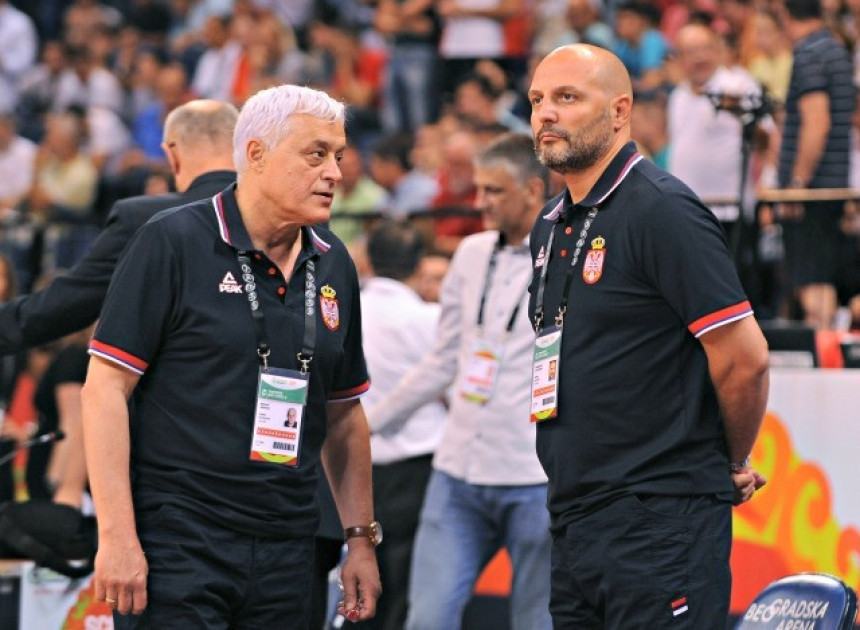 Intervju - Miroslav Nikolić: Saletu ugovor na još 10 godina!