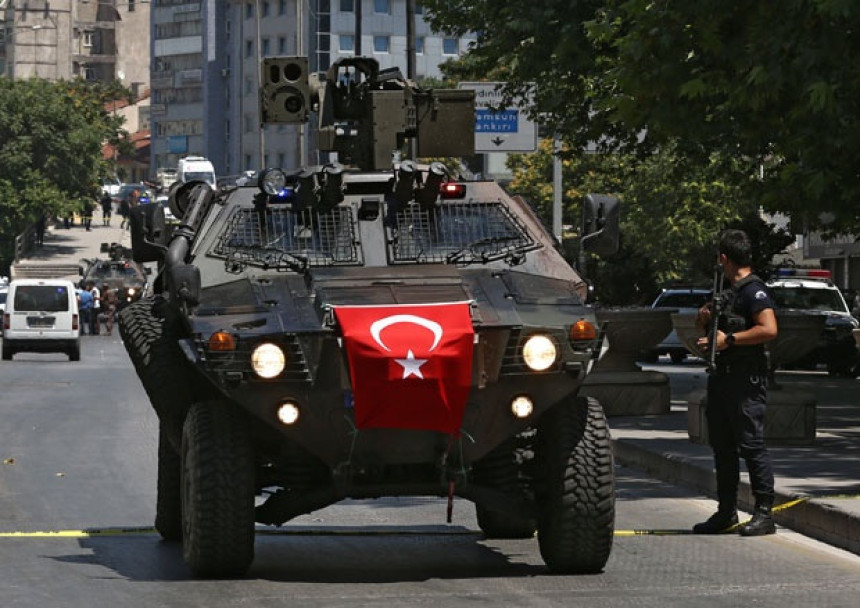 Хаос у Турској: Рањен политички функционер
