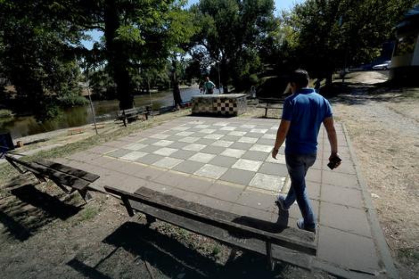 Pokušao ubiti starca