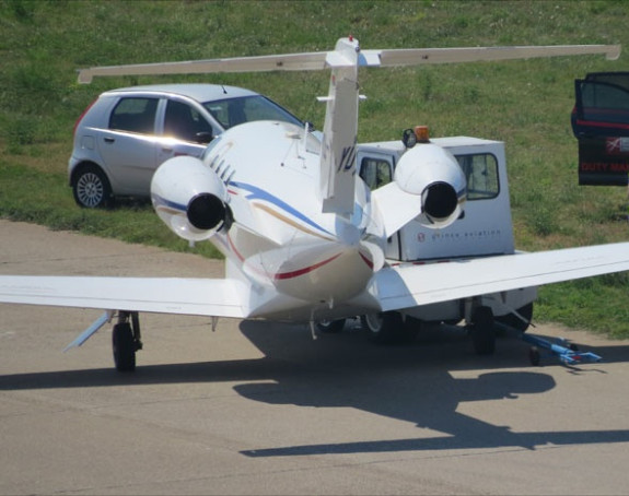 Sudarili se avion i traktor