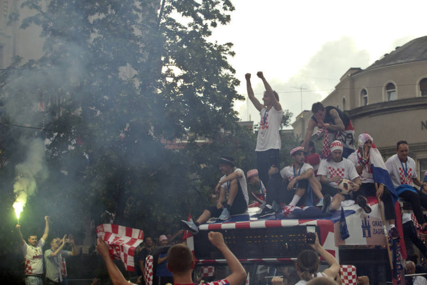 Zurof: Modriću "crveni karton" zbog Tompsona!