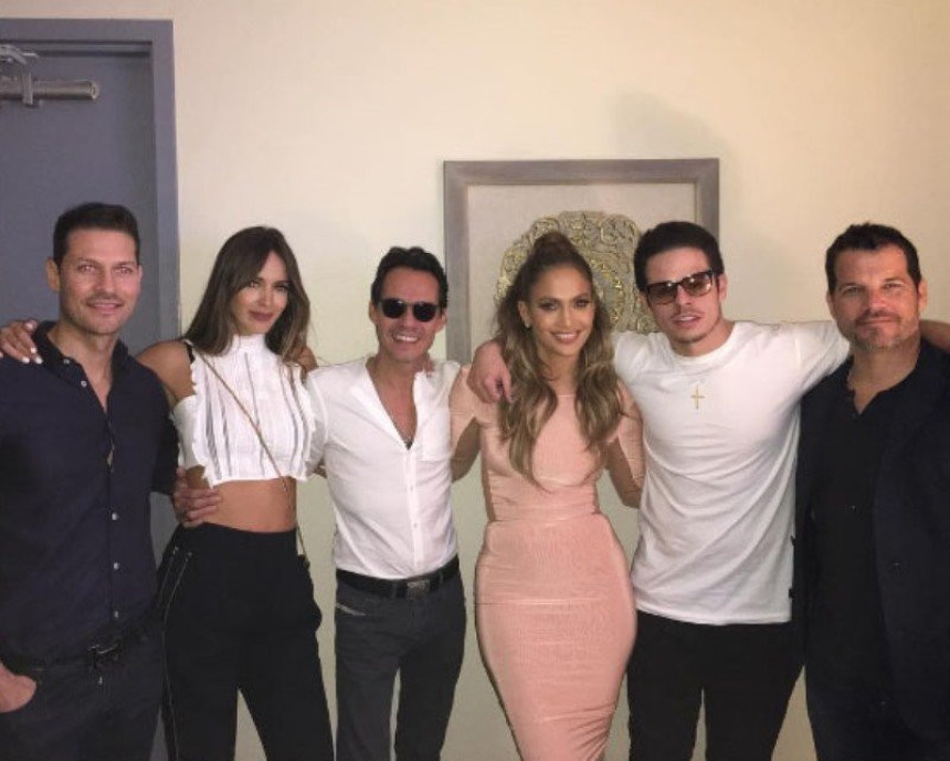 Džej Lo blista u haljini Meline Džinović