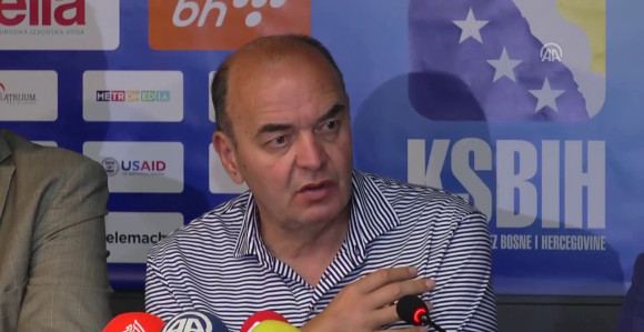 Vujošević iz bolnice o bolovima, gangreni, BiH...