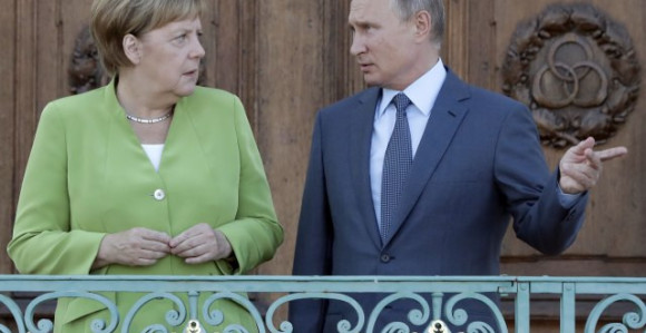 Razgovarali Putin i Merkelova