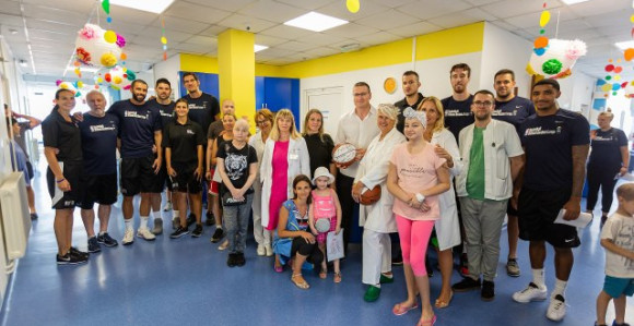 NBA igrači uljepšali dan mališanima u "Tiršovoj"!