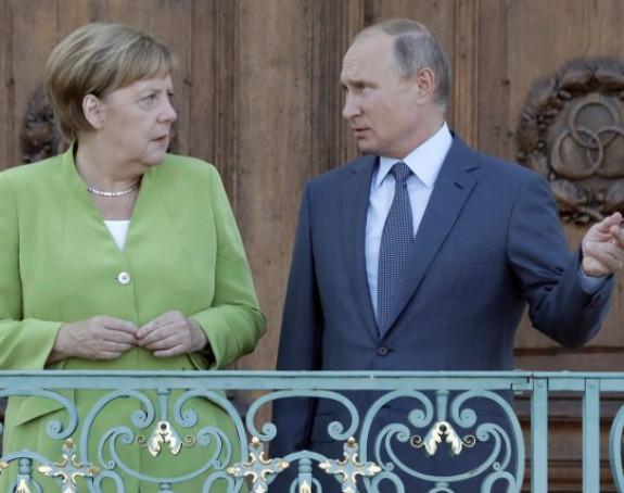 Razgovarali Putin i Merkelova