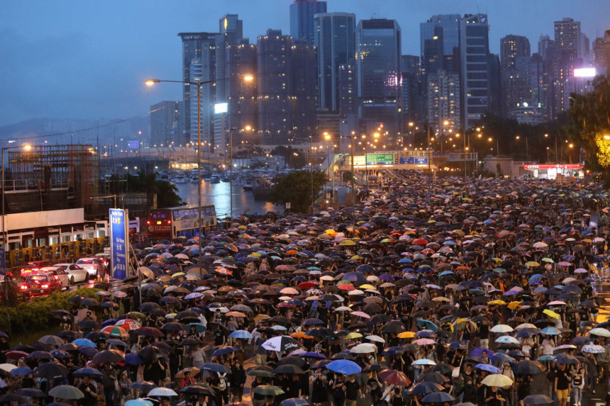 Хонгконг: На протесту 1,7 милиона људи