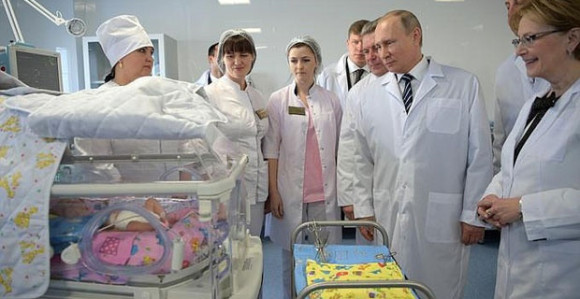 Патријарх и Путин у борби против бијеле куге