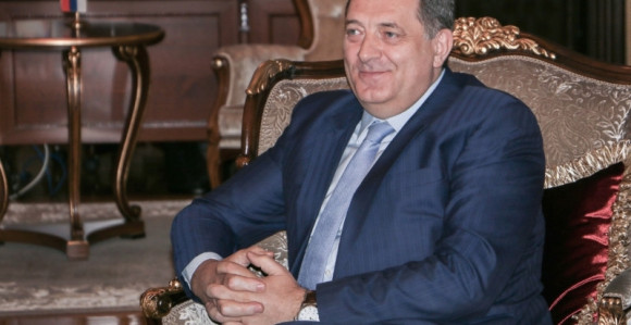 Zašto se Dodik izvuče iz korupcionih afera?