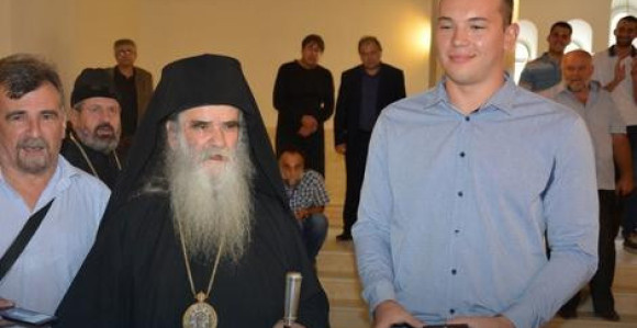 Mitropolit Amfilohije odlikovao Dušana Mandića!