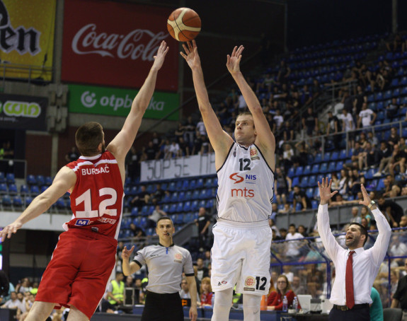 Novica Veličković potpisao!