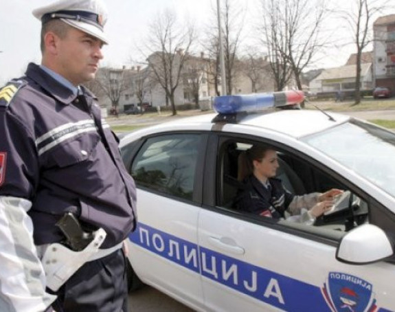 Uhapšeno lice zbog davanja mita policajcu