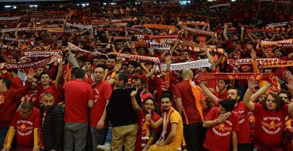 Galata kažnjena samo novčano za divljanje navijača!