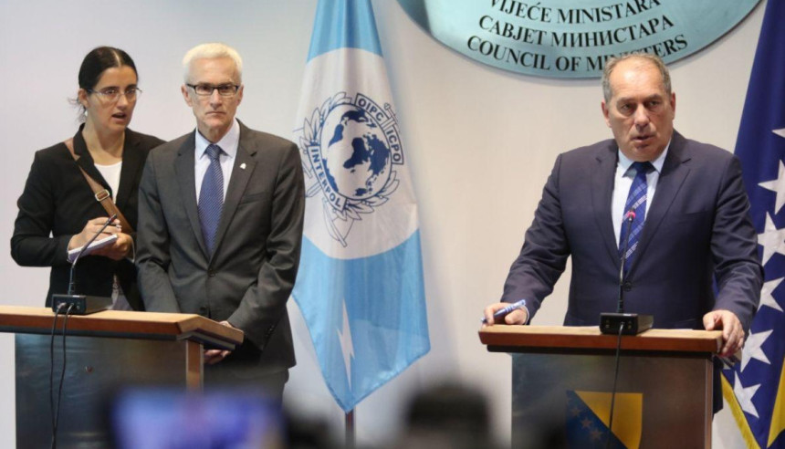 Ustupiti podatke o ekstremistima