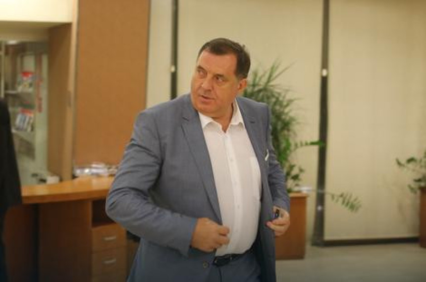 Dodik se postavlja iznad svih