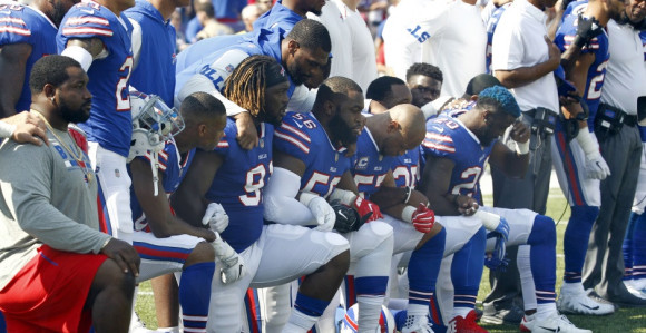 Tramp "u klinču" sa NFL-om!