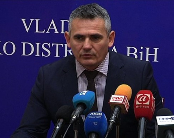 Савјетник радио на смјени Милића