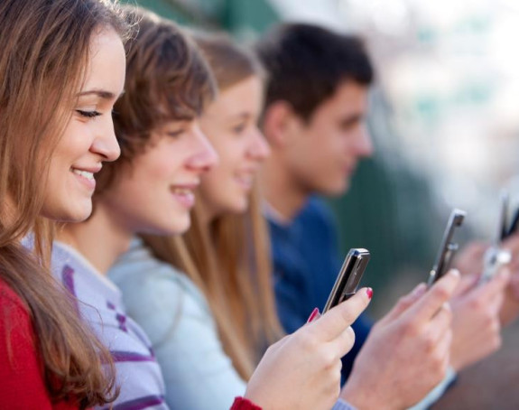 Kako smo postali zavisni od mobilnog telefona?