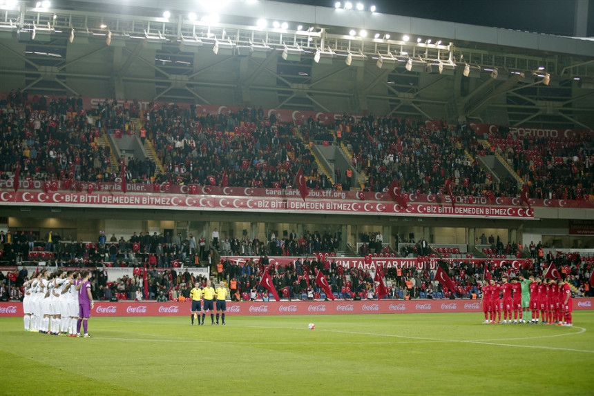 Видео: Још једна срамота: И Турци без поштовања! 