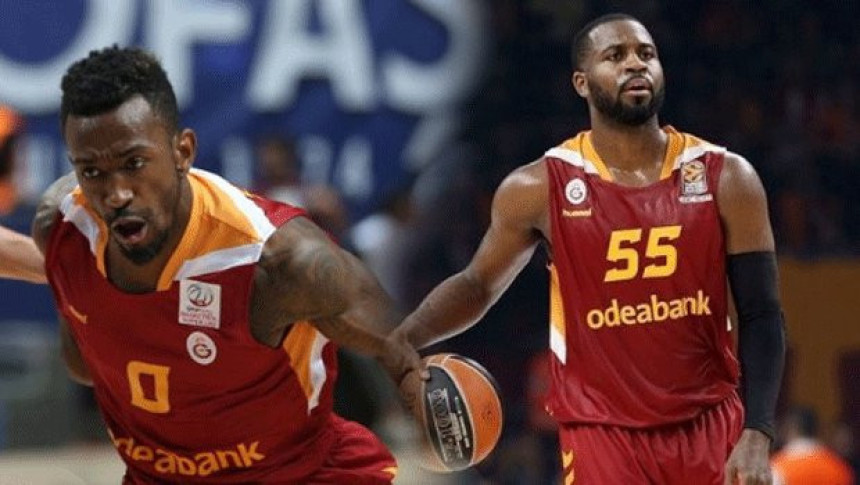 Već "puca" u Galati: Ataman odstranio Amerikance!