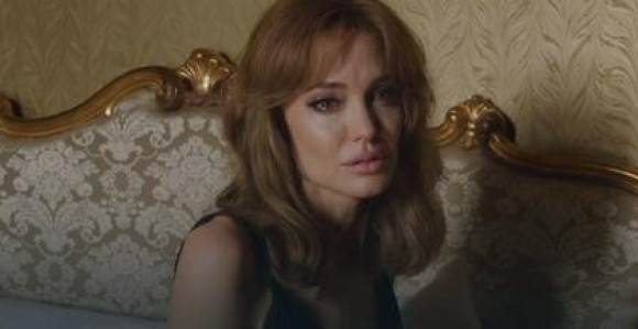 Anđelina se vraća lezbejskoj vezi?