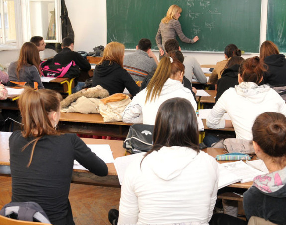 Обавезна пракса за средњошколце