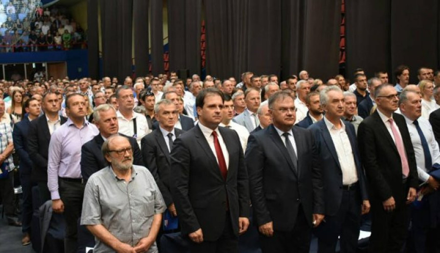 Čubrilović nije dostojan funkcije