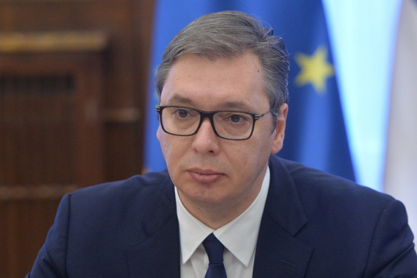 Vučić poslije liječenja na VMA pušten kući