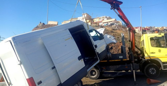 "Комби камиказа" пробио металну баријеру 