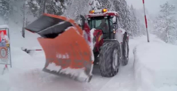 Austrija: Snijeg zatrpao kuće, škole zatvorene