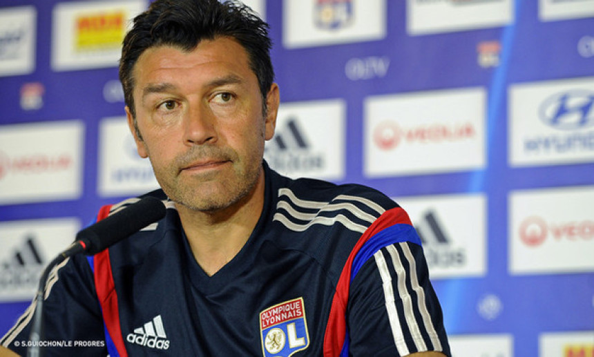 Лион ускоро отпушта тренера?!