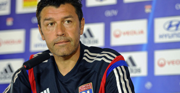 Лион ускоро отпушта тренера?!