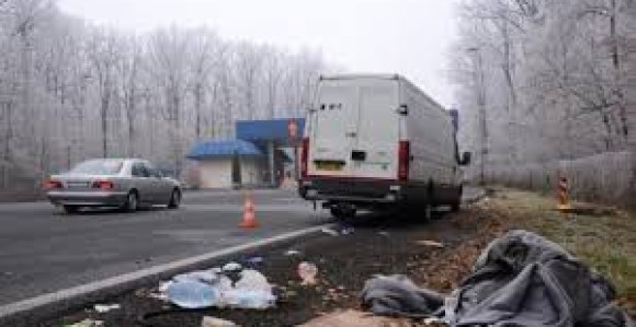 Našli 50 migranata u kombi vozilu