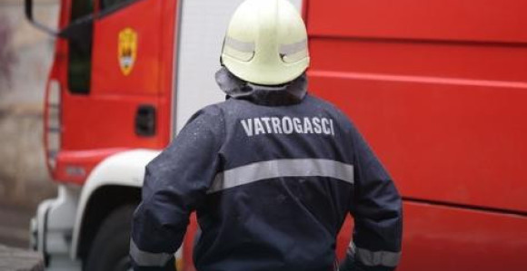 Potpuno izgorjela vikendica u Bihaću