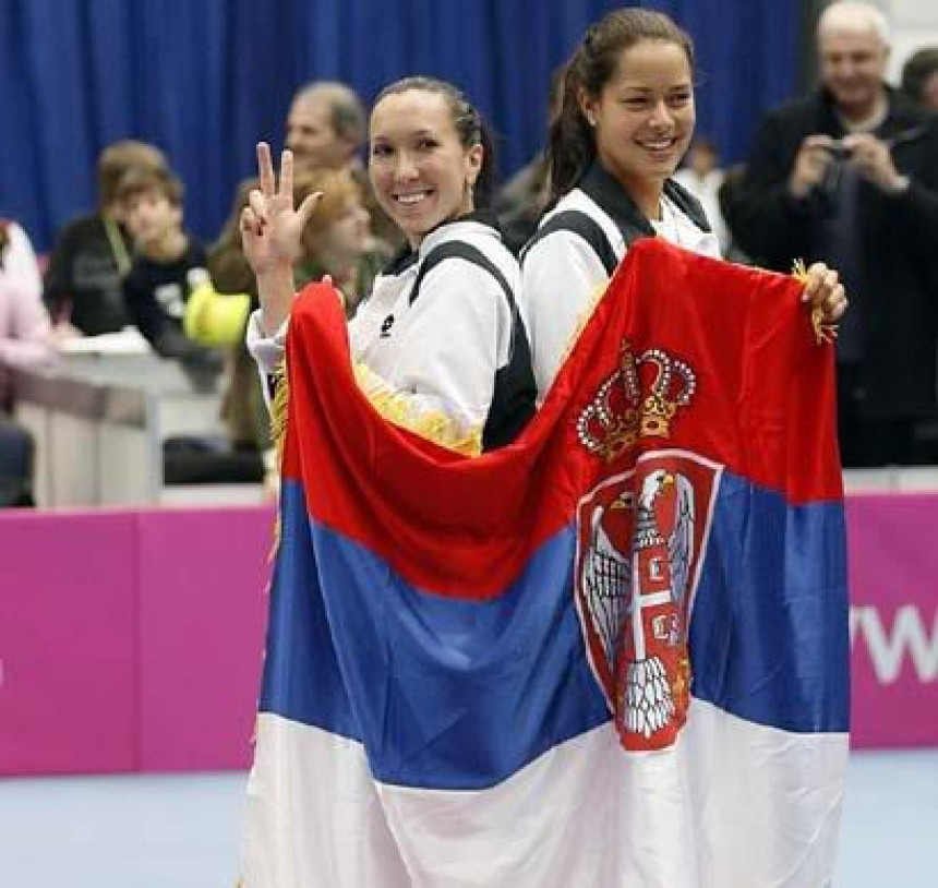 AO: Ana i Jelena idu dalje!