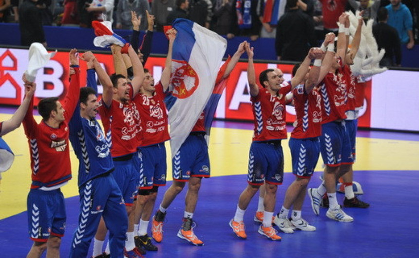 Ненадић: Сачувати ову екипу!