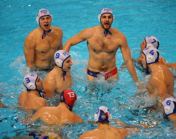 ЕП - ''Делфини'' траже: Хоћемо да грми Арена!