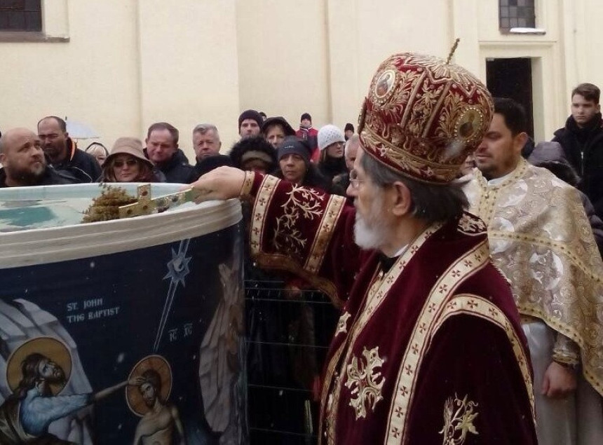 Sveta vodica zamjena za pričešće