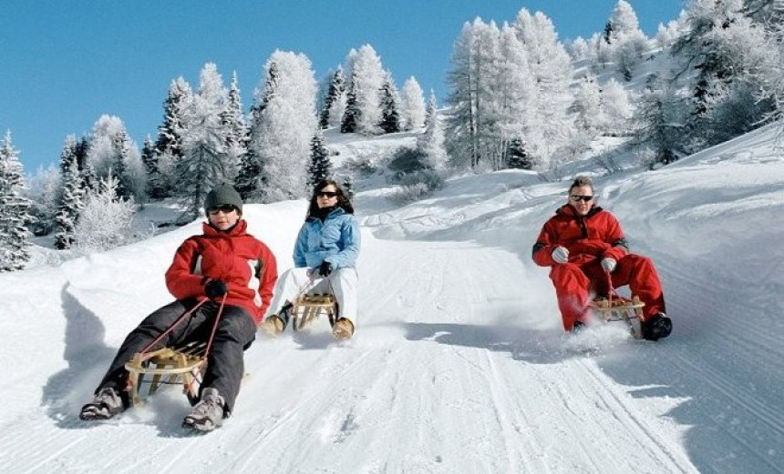 Uživajte u sankanju