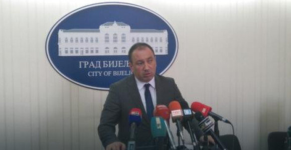 Dodik da ne uvede Srpsku u izolaciju