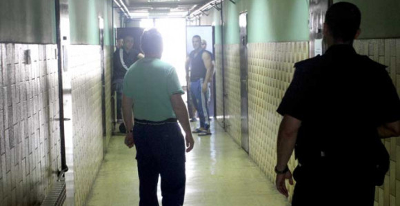 Робијаши траже нове зубе и добар посао