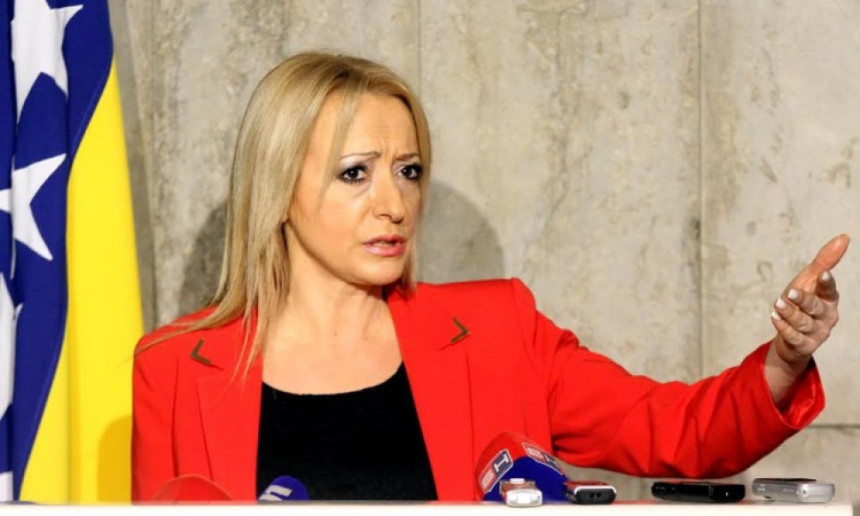 Bakir priznao da kontroliše sud