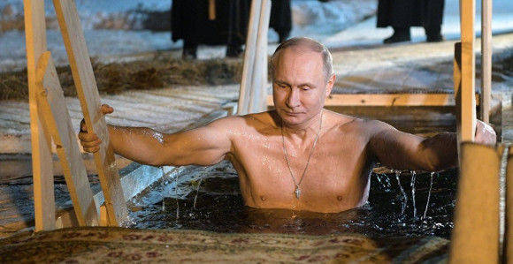 Putin se okupao u hladnoj vodi