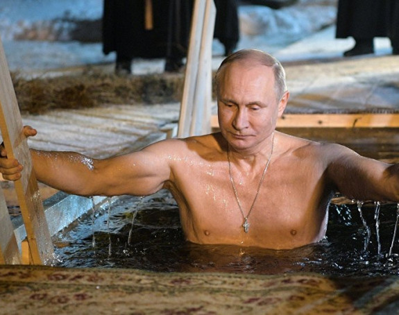 Putin se okupao u hladnoj vodi