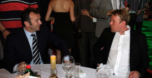 Savićević i Prosinečki pjevaju "Ko to kaže ko to laže Srbija je mala"