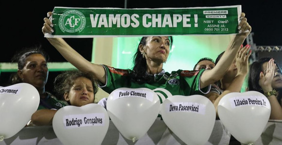 Ko je zaista pomogao Šapekoenseu? Samo DVA kluba!